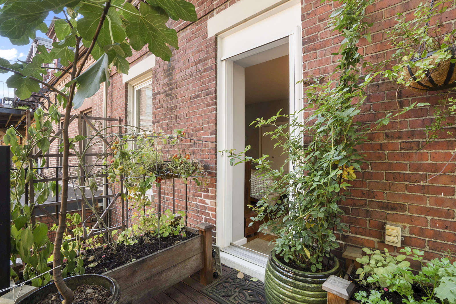 2 bed, 1 bath apartment for rent at 36 Worcester Sq Unit 5, South Boston — photo 15 of 18
