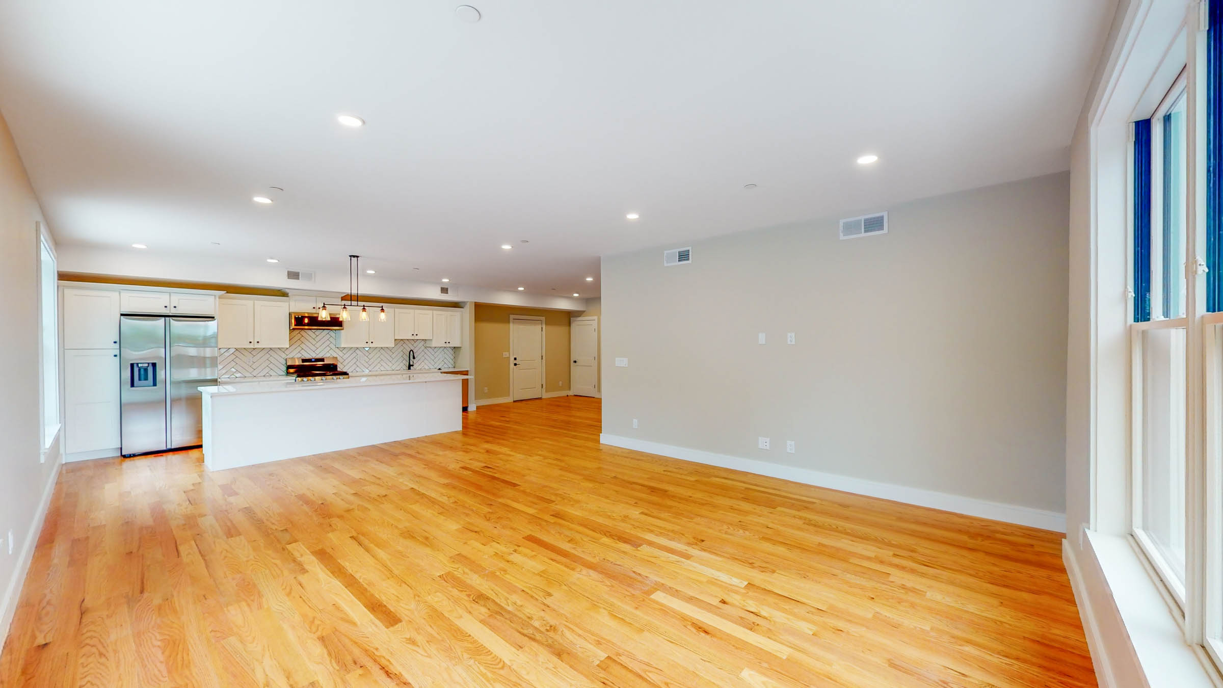 2.5 bed, 2 bath apartment for rent at 81 Chestnut Hill Ave Unit 201, Brighton — photo 6 of 13