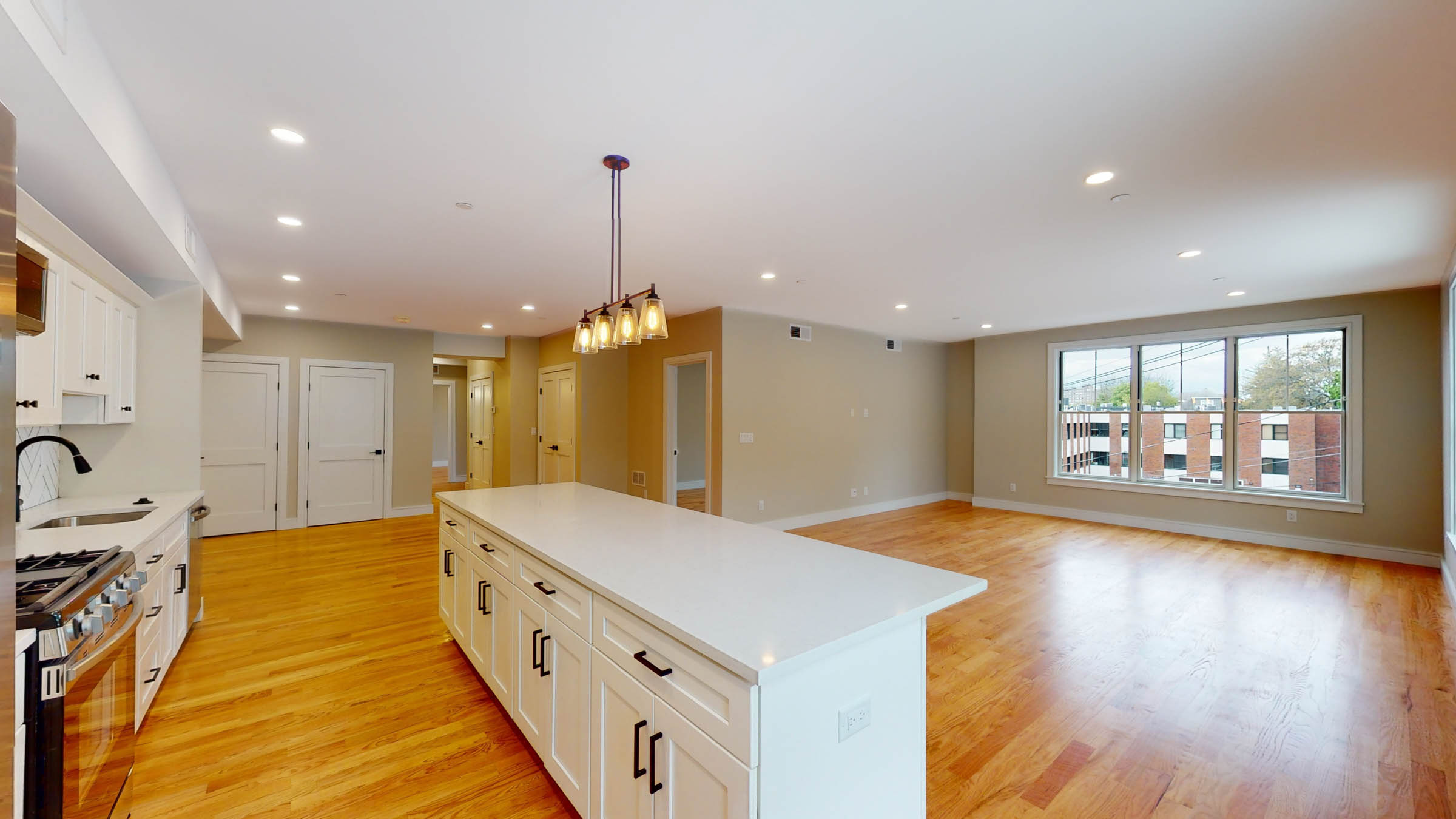 2.5 bed, 2 bath apartment for rent at 81 Chestnut Hill Ave Unit 201, Brighton — photo 7 of 13