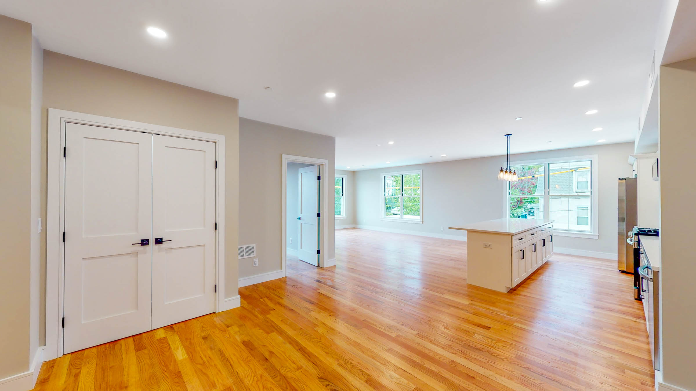 2.5 bed, 2 bath apartment for rent at 81 Chestnut Hill Ave Unit 201, Brighton — photo 8 of 13