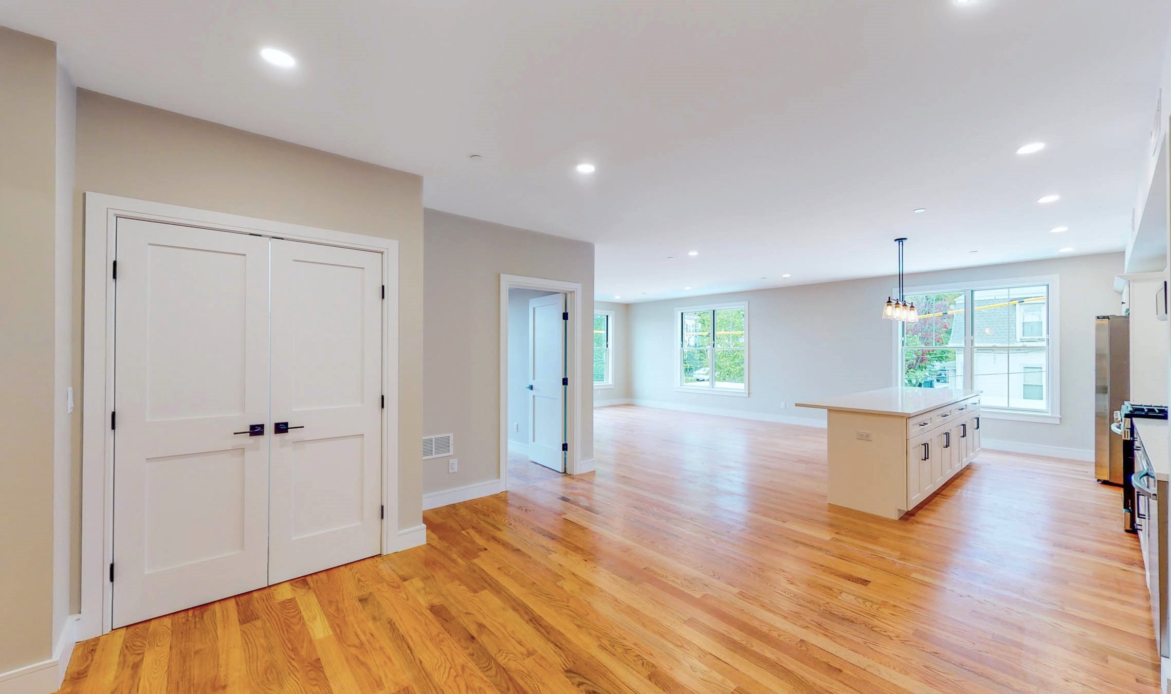 3 bed, 2 bath apartment for rent at 81 Chestnut Hill Ave Unit 303, Brighton — photo 4 of 10