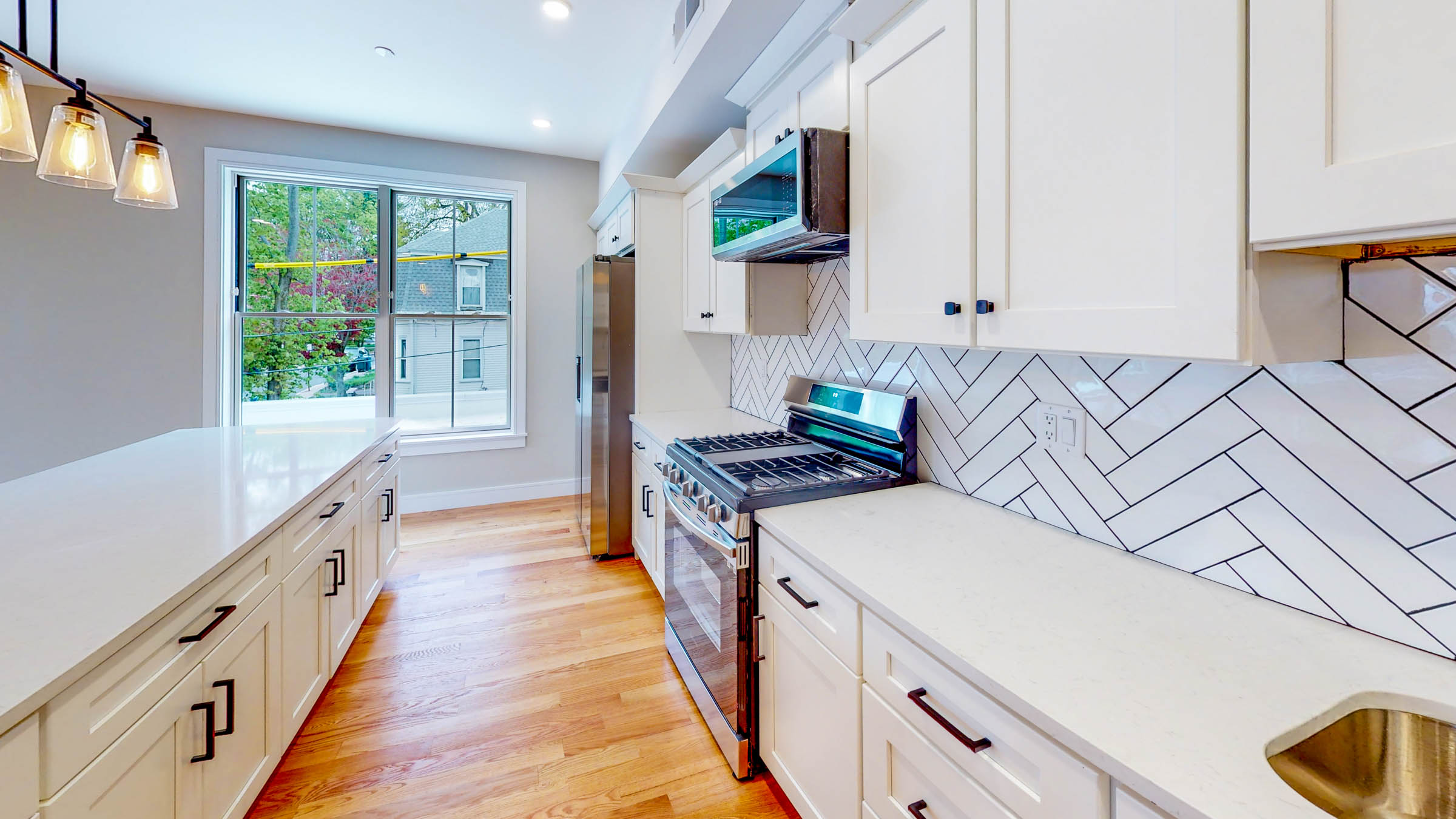 2.5 bed, 2 bath apartment for rent at 81 Chestnut Hill Ave Unit 201, Brighton — photo 11 of 13