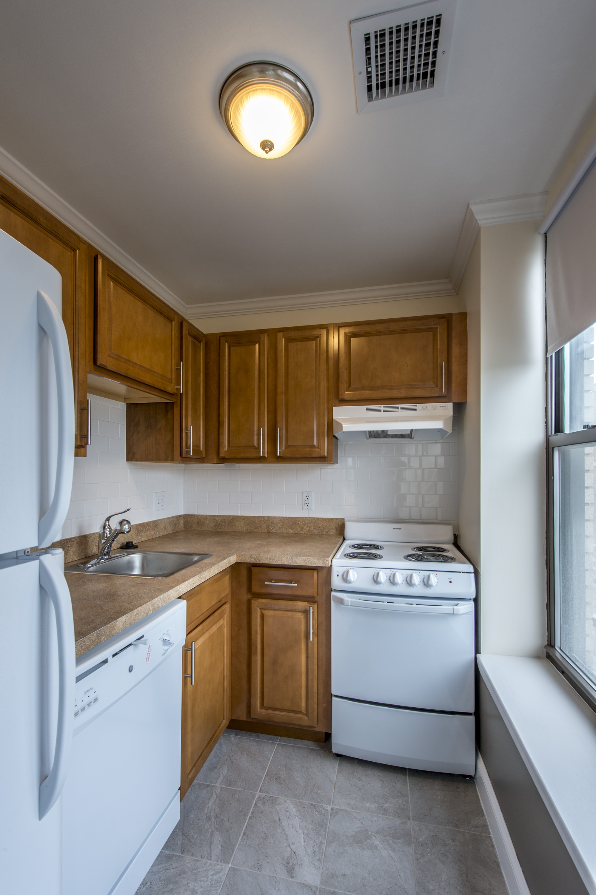 2 bed, 2 bath apartment for rent at 1126 Boylston St Unit 702, Fenway — photo 5 of 12