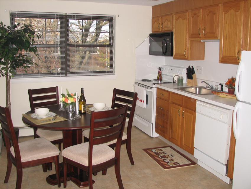 2 bed, 1 bath apartment for rent at 12 River Dr Unit D, Danvers — photo 3 of 3