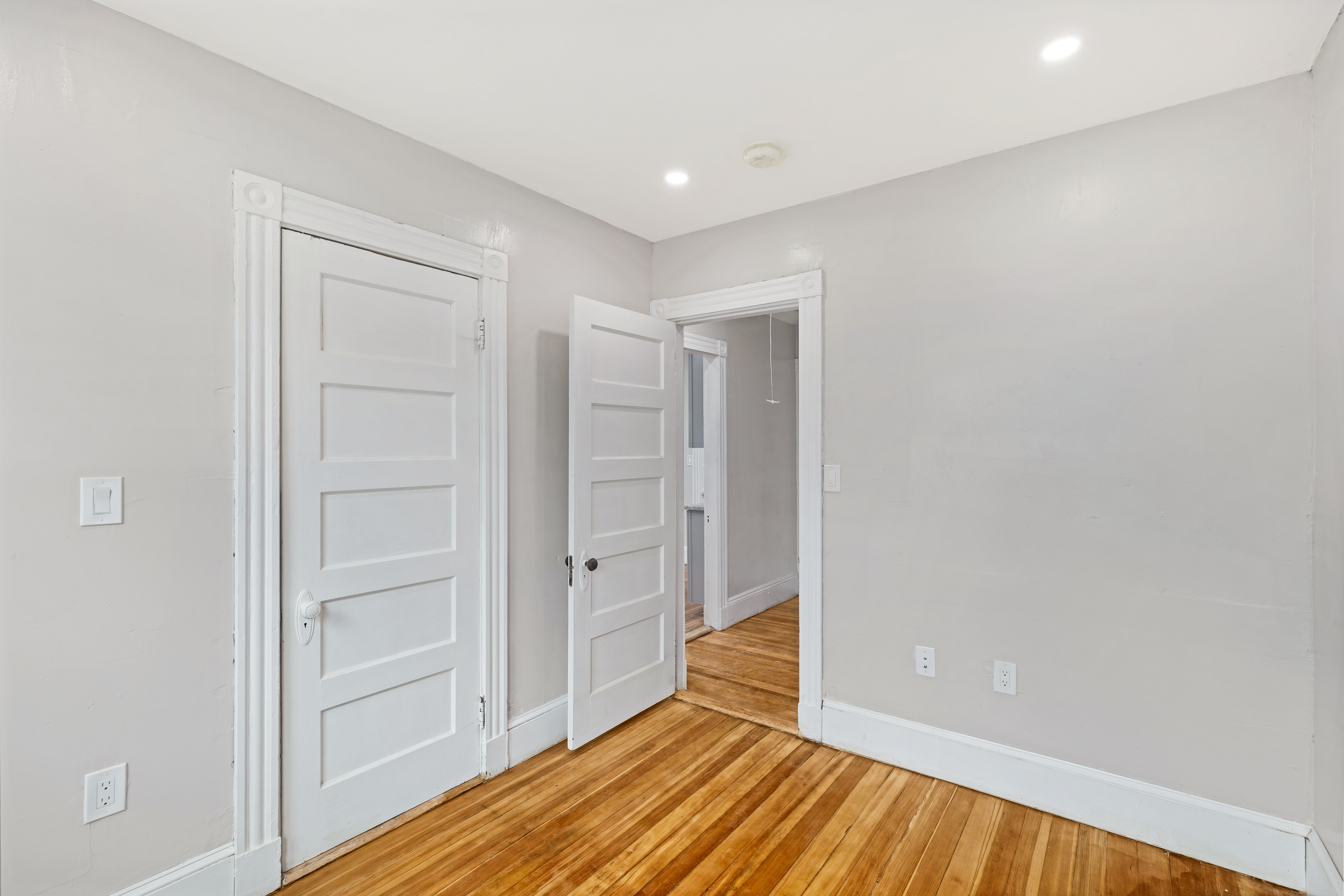 3 bed, 1 bath apartment for rent at 7 Pasadena Rd Unit 3, Dorchester — photo 8 of 31