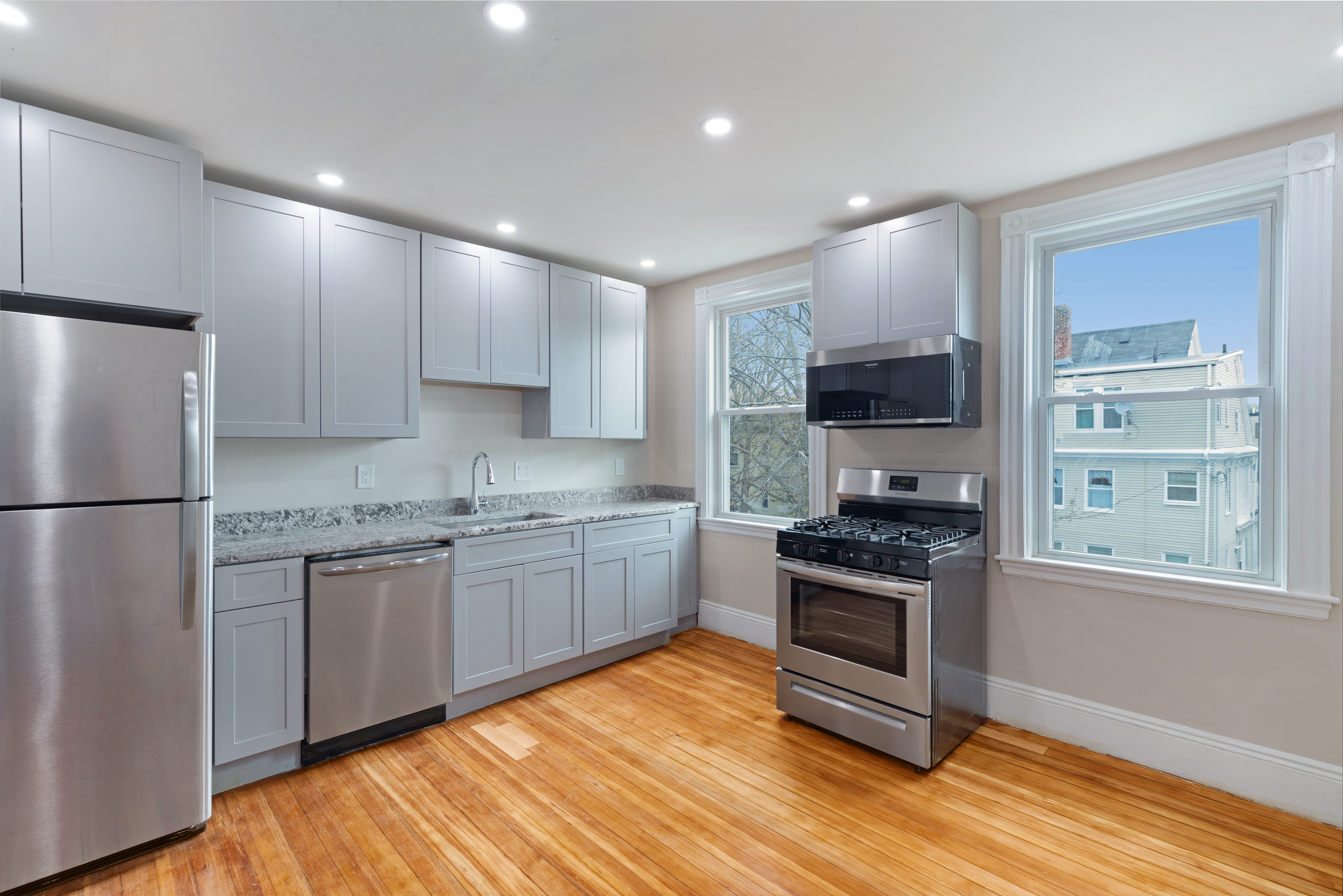 3 bed, 1 bath apartment for rent at 7 Pasadena Rd Unit 3, Dorchester — photo 2 of 31