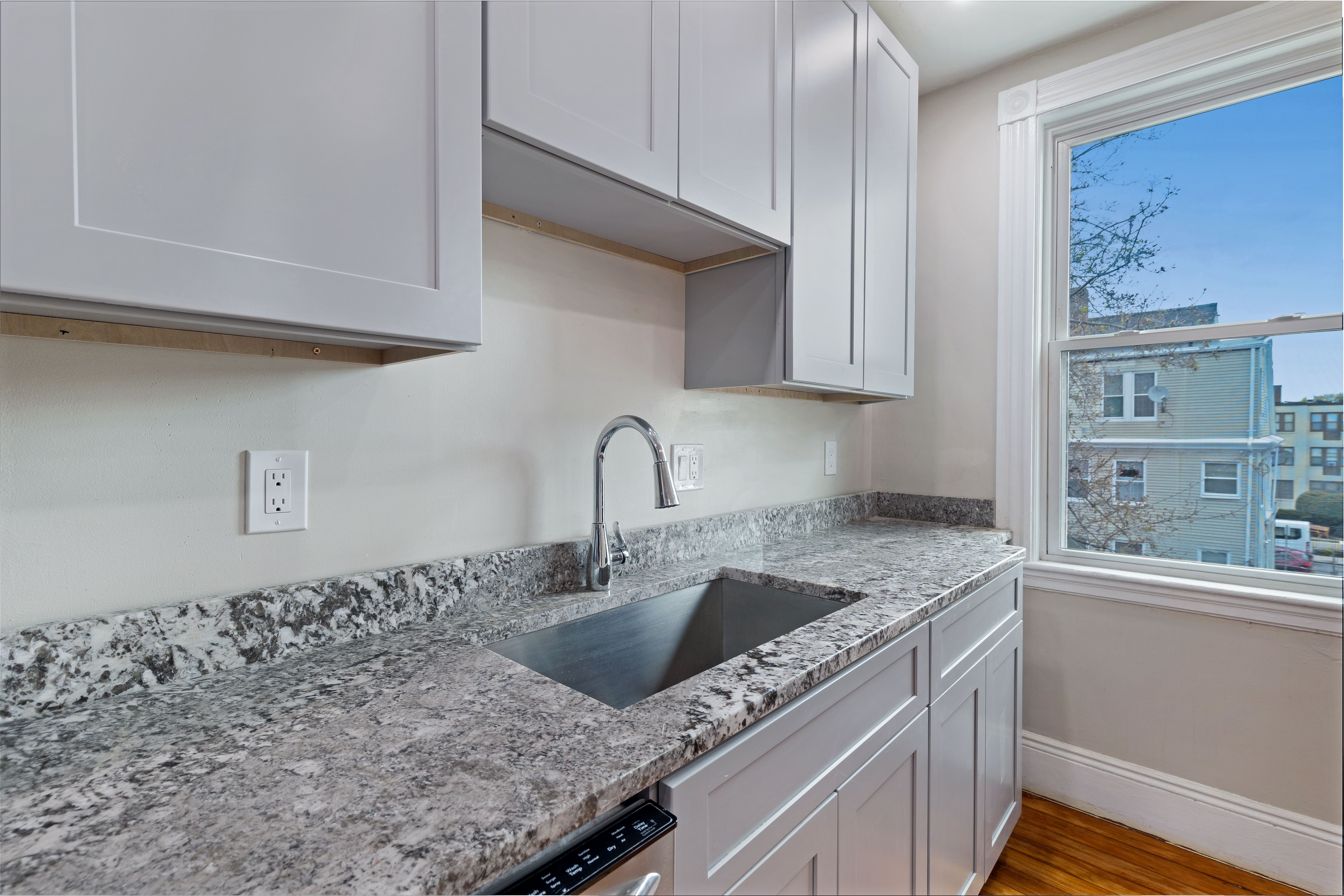 3 bed, 1 bath apartment for rent at 7 Pasadena Rd Unit 3, Dorchester — photo 6 of 31