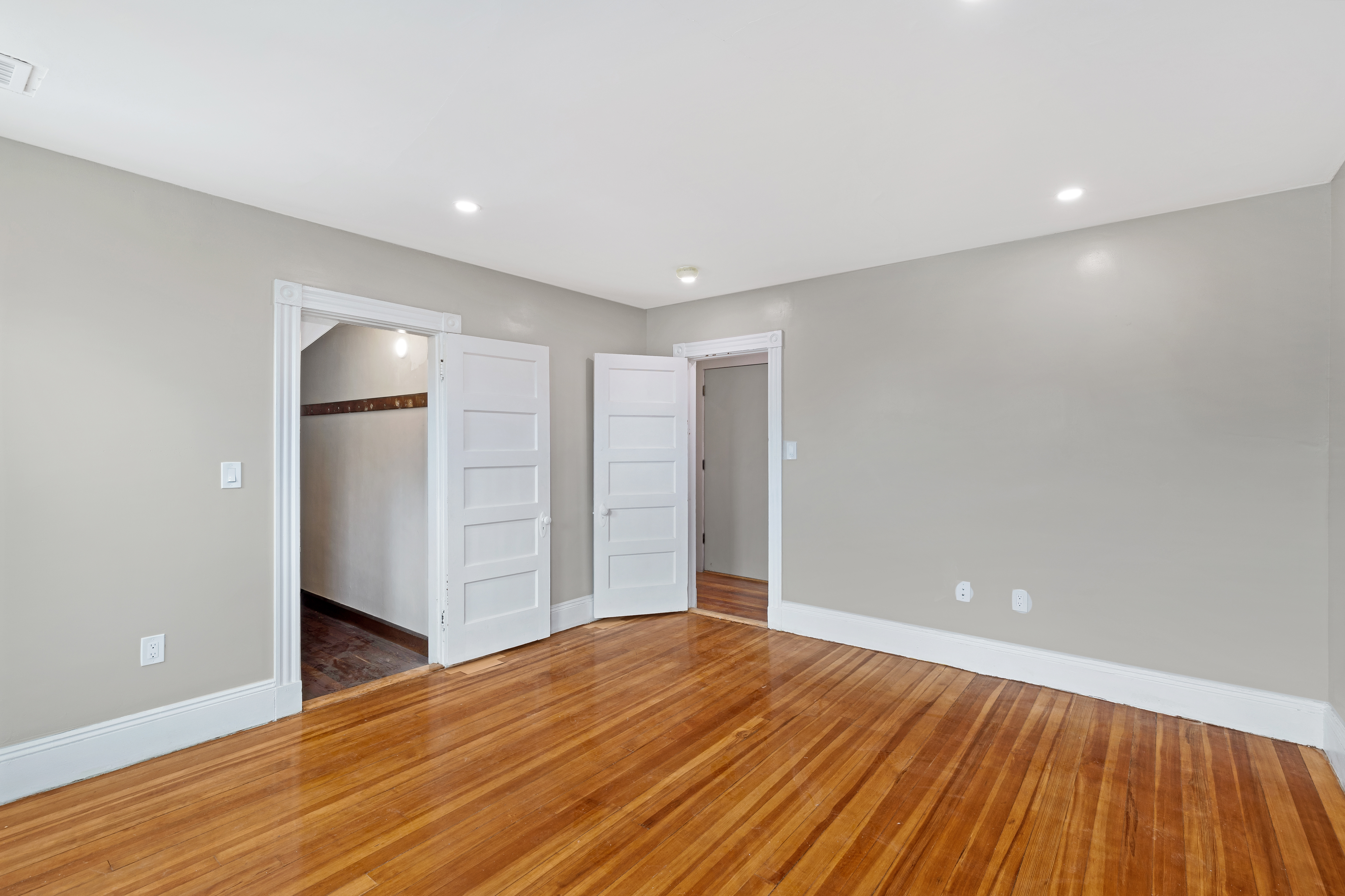 3 bed, 1 bath apartment for rent at 7 Pasadena Rd Unit 3, Dorchester — photo 24 of 31