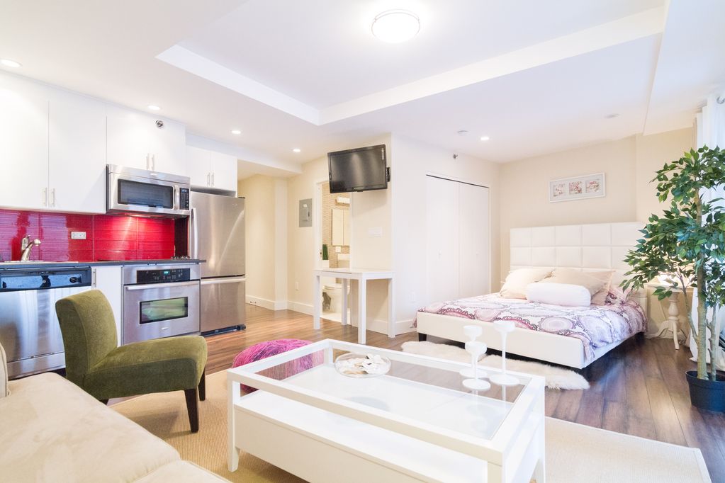 Studio bed, 1 bath apartment for rent at 395 Marlborough St Unit 1, Back Bay — photo 1 of 5