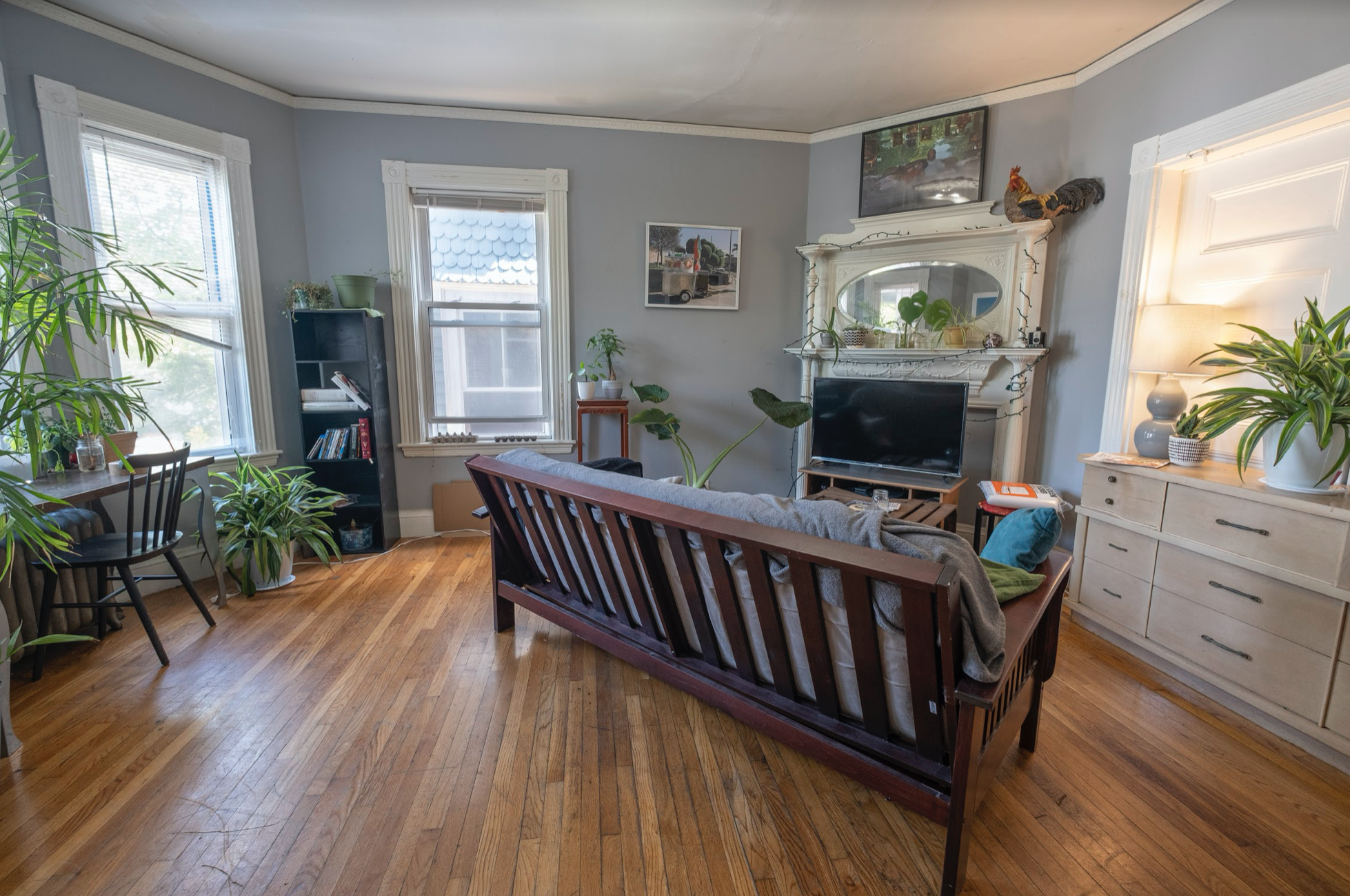 6 bed, 2 bath apartment for rent at 430 Centre St Unit 2, Jamaica Plain — photo 8 of 12