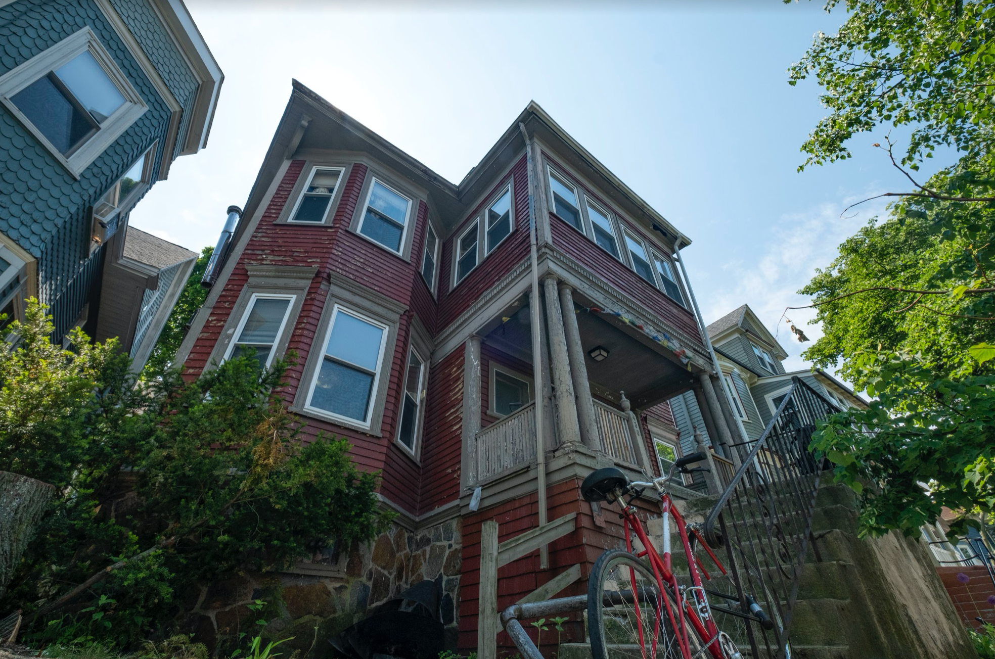 6 bed, 2 bath apartment for rent at 430 Centre St Unit 2, Jamaica Plain — photo 2 of 12