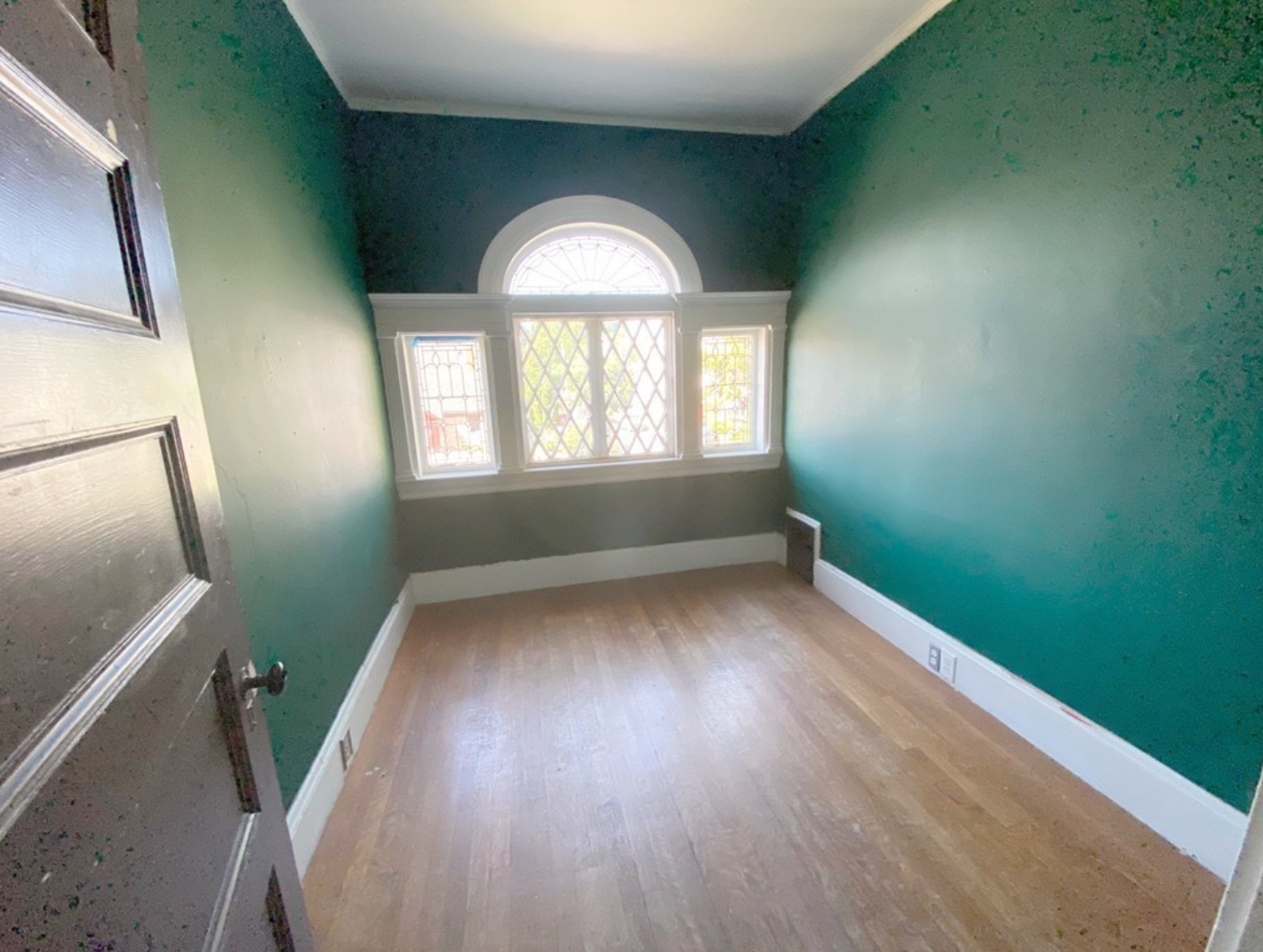 2.5 bed, 1 bath apartment for rent at 81 Corey St Unit 2, West Roxbury — photo 4 of 11