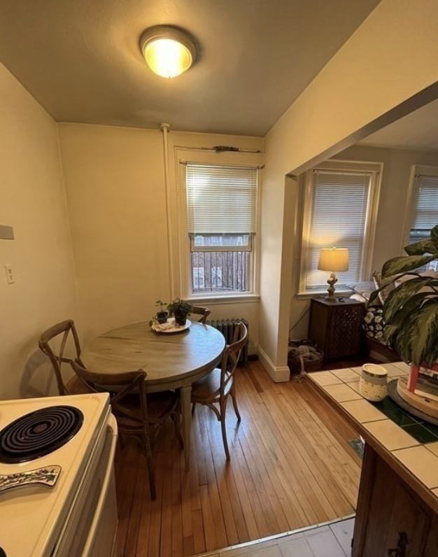 Studio bed, 1 bath apartment for rent at 52 Strathmore Rd Unit 2, Brighton — photo 6 of 8