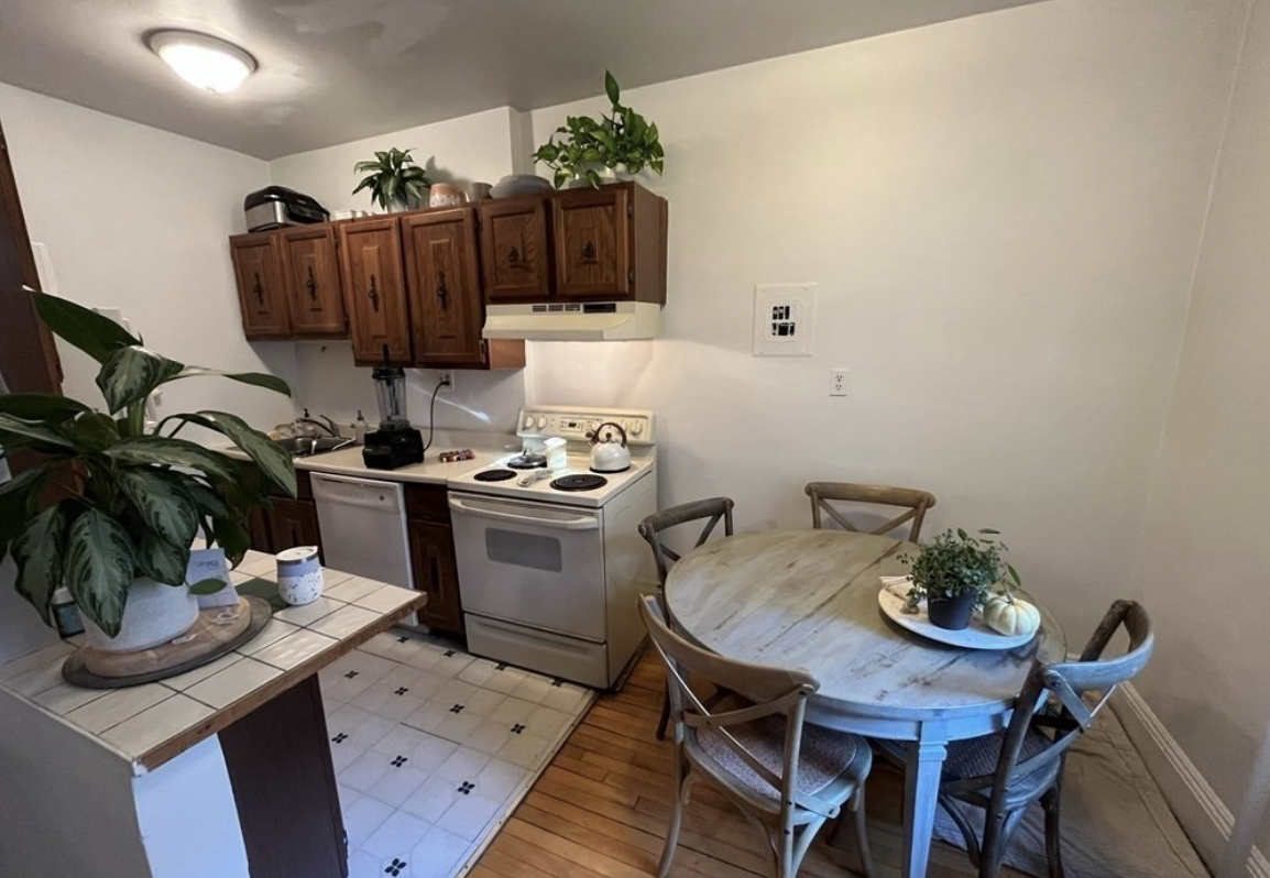Studio bed, 1 bath apartment for rent at 52 Strathmore Rd Unit 2, Brighton — photo 4 of 8