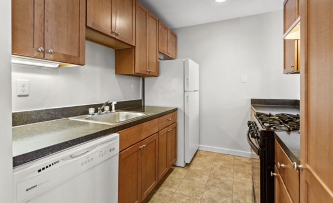 3 bed, 2 bath apartment for rent at 580 Putnam Ave Unit 1, Cambridgeport — photo 5 of 6
