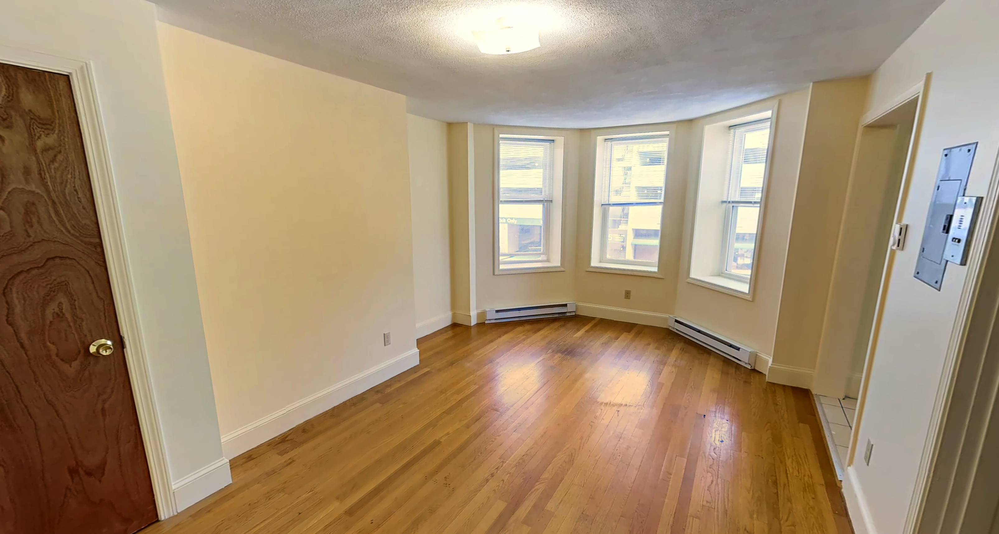 Studio bed, 1 bath apartment for rent at 32 Westland Ave Unit 14, Fenway — photo 4 of 9