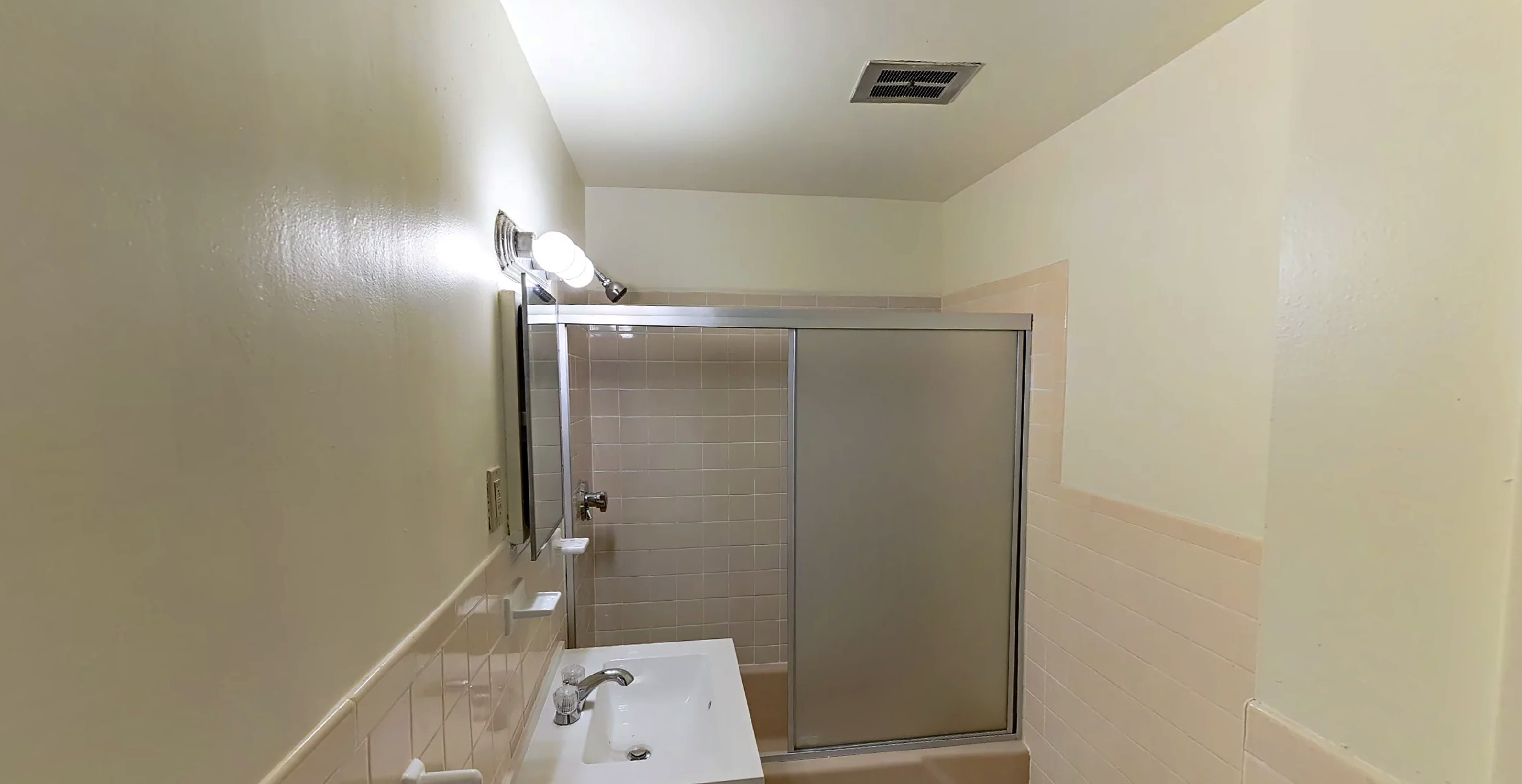Studio bed, 1 bath apartment for rent at 32 Westland Ave Unit 14, Fenway — photo 5 of 9