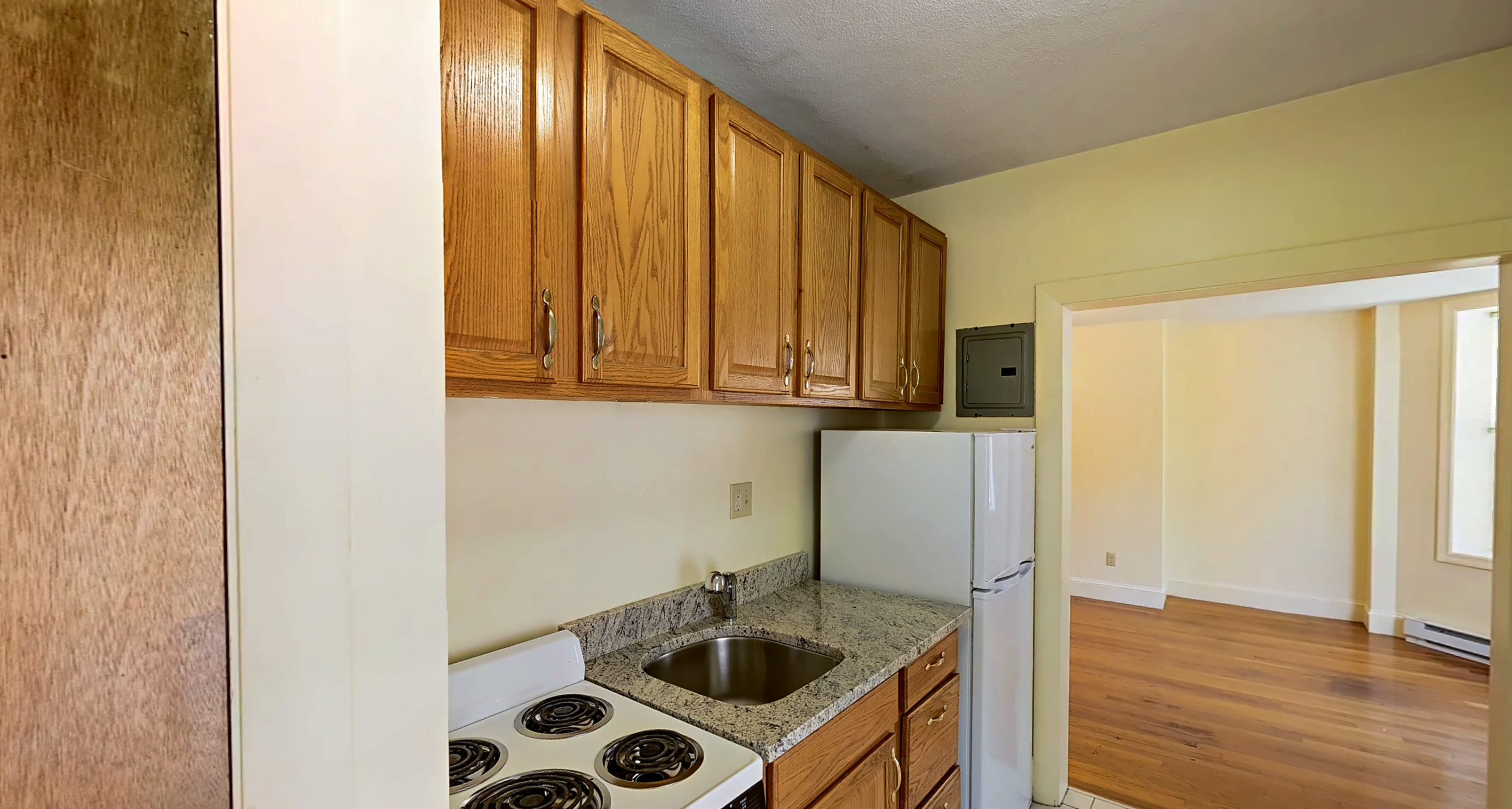 Studio bed, 1 bath apartment for rent at 32 Westland Ave Unit 14, Fenway — photo 8 of 9