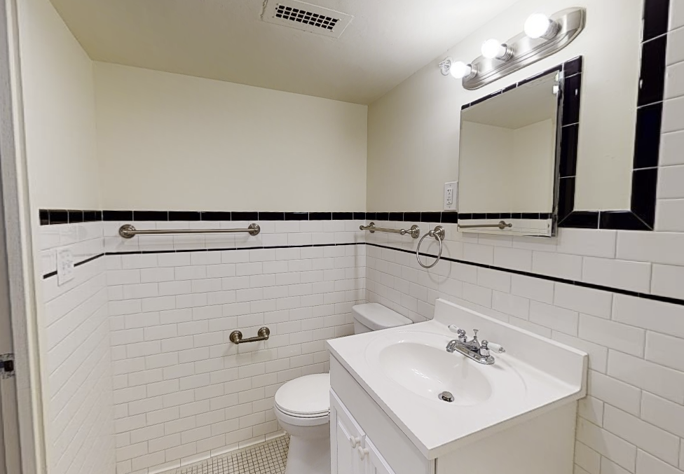 Studio bed, 1 bath apartment for rent at 101 Monmouth St Unit 907, Coolidge Corner — photo 5 of 12