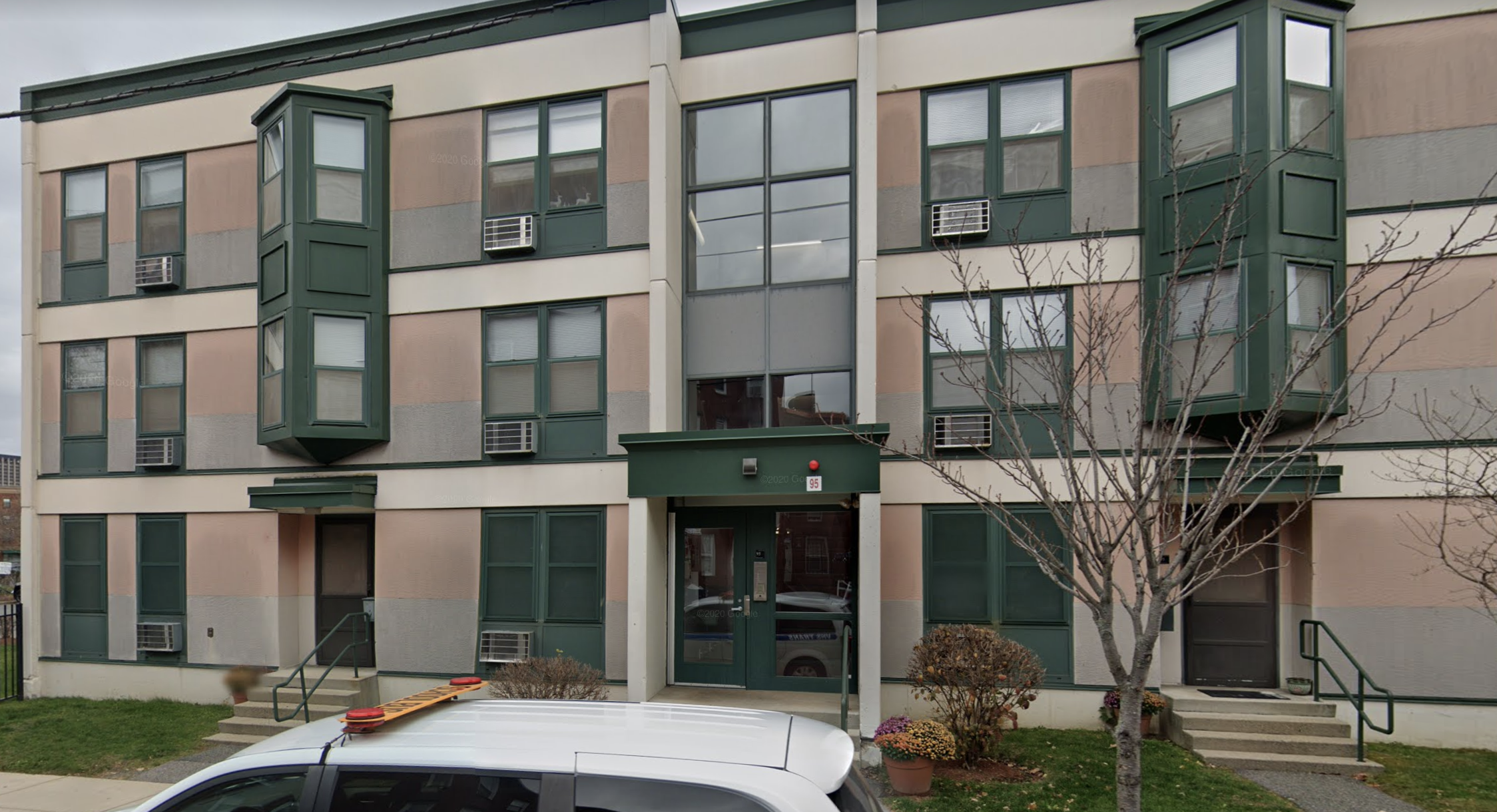 3 bed, 1 bath apartment for rent at 95 Hammond St Unit B, Roxbury — photo 1 of 2