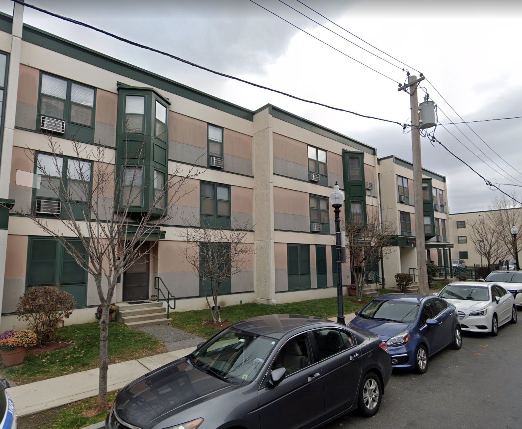 3 bed, 1 bath apartment for rent at 95 Hammond St Unit B, Roxbury — photo 2 of 2