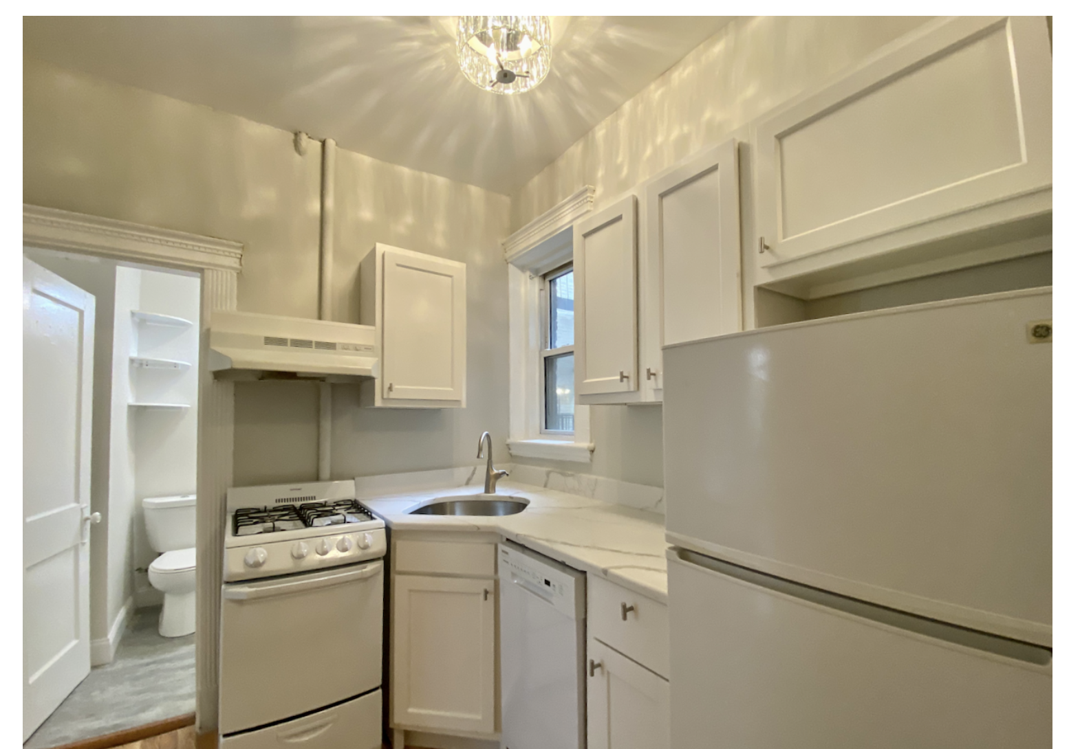 1 split bed, 1 bath apartment for rent at 38 Hemenway St Unit 29, Fenway — photo 3 of 11