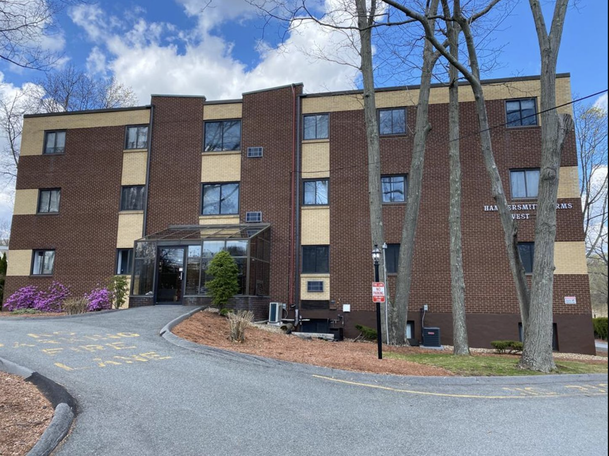 1 bed, 1 bath apartment for rent at 30 Hamilton St Unit 15, Saugus — photo 1 of 4