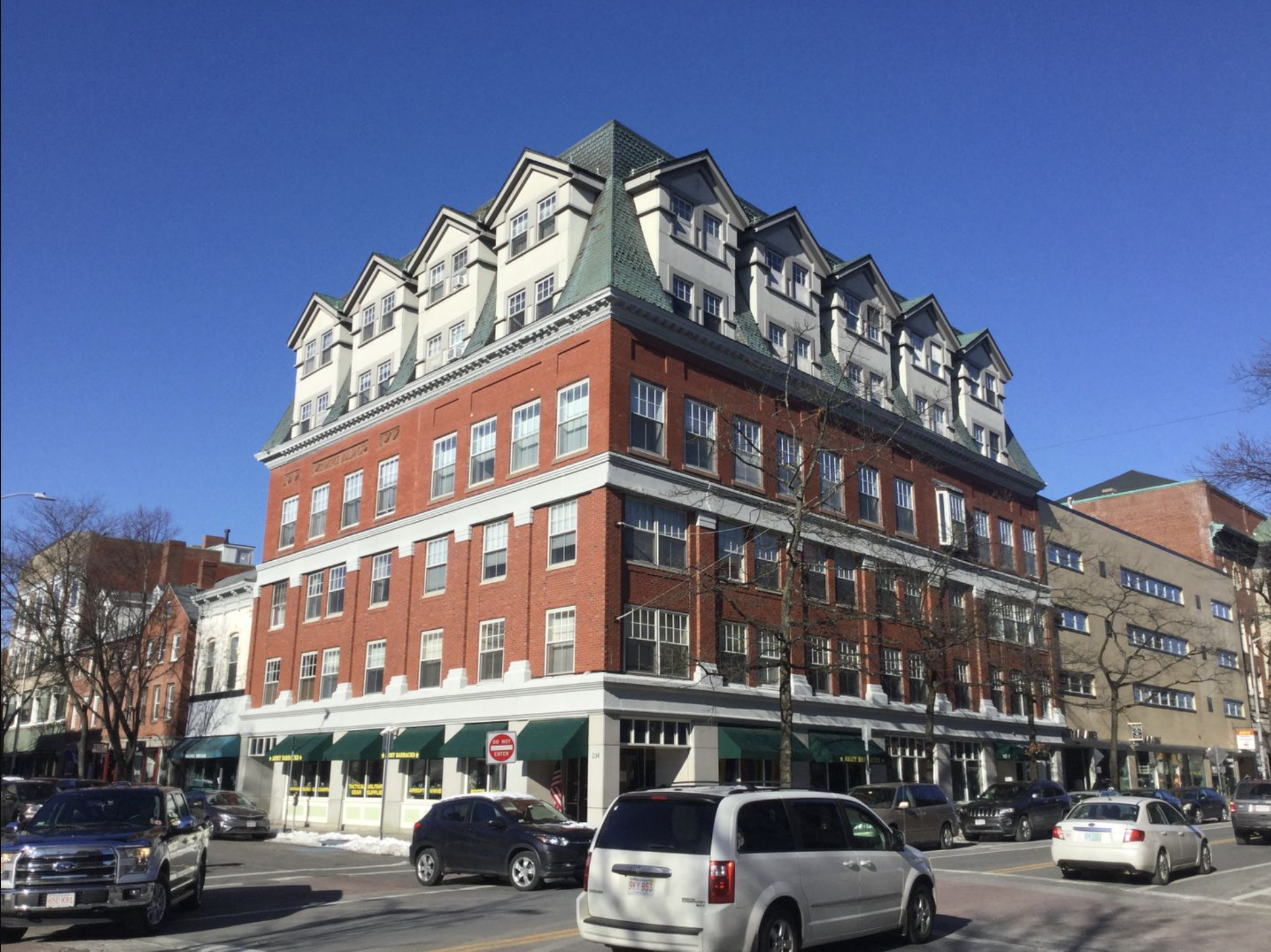 1 bed, 1 bath apartment for rent at 100 Washington St Unit 31, Salem — photo 1 of 3