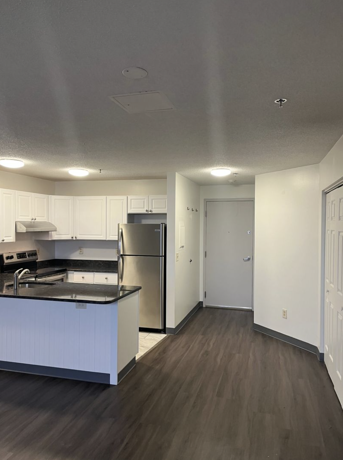 1 bed, 1 bath apartment for rent at 100 Washington St Unit 55, Salem — photo 1 of 10