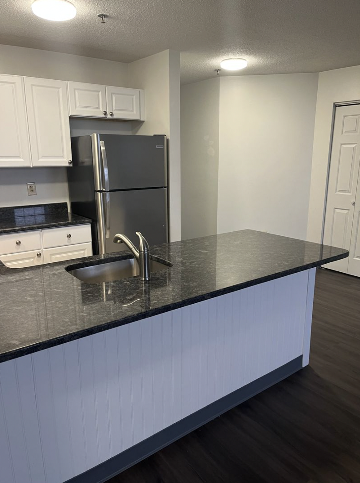 1 bed, 1 bath apartment for rent at 100 Washington St Unit 55, Salem — photo 2 of 10