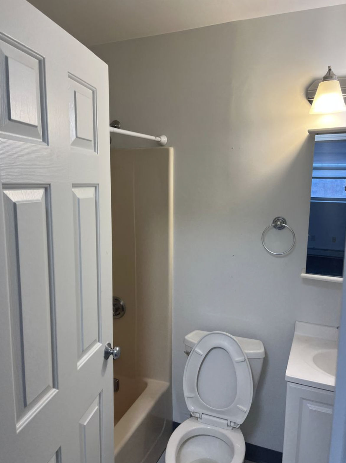1 bed, 1 bath apartment for rent at 100 Washington St Unit 55, Salem — photo 9 of 10