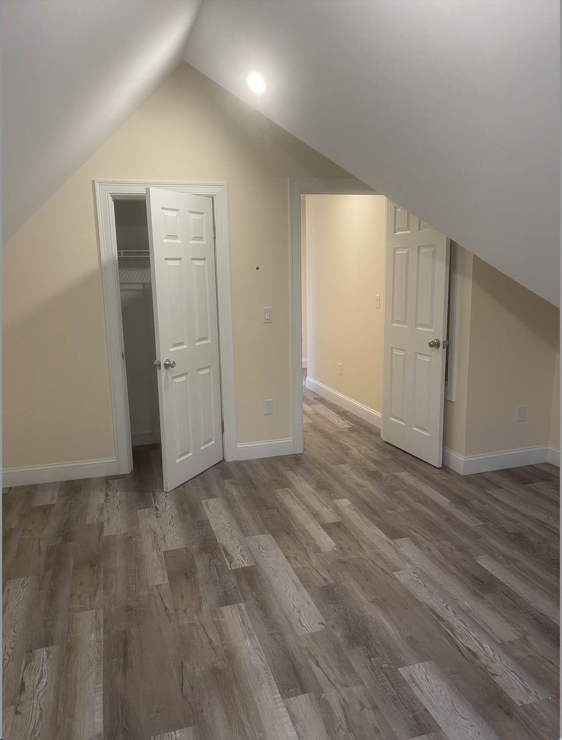 5 bed, 3 bath apartment for rent at 22 Winslow Rd Unit 1, Coolidge Corner — photo 5 of 13