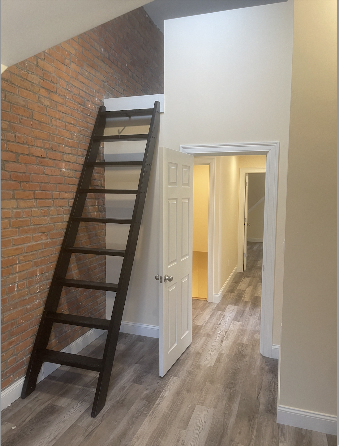5 bed, 3 bath apartment for rent at 22 Winslow Rd Unit 1, Coolidge Corner — photo 8 of 13