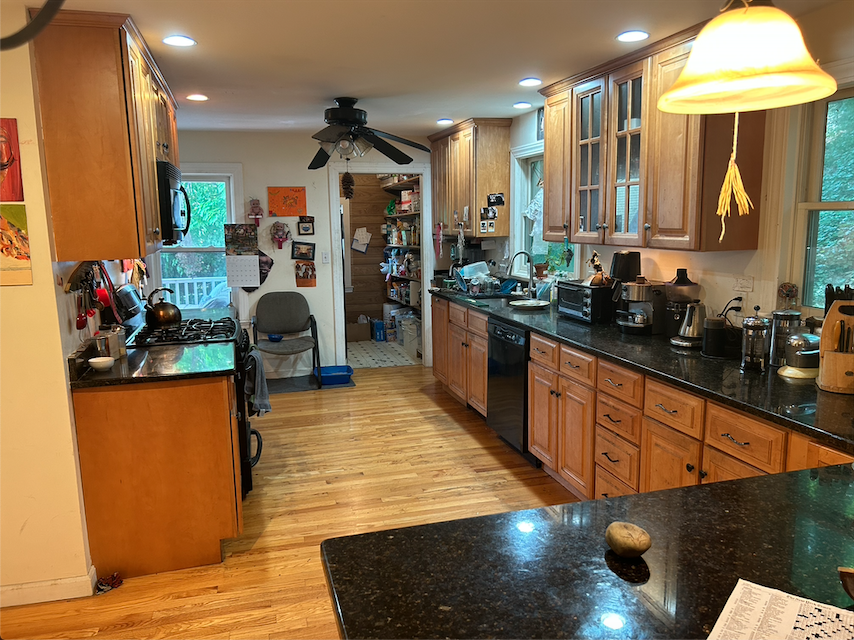 5 bed, 2 bath apartment for rent at 31 Upcrest Rd Unit 31, Brighton — photo 4 of 16