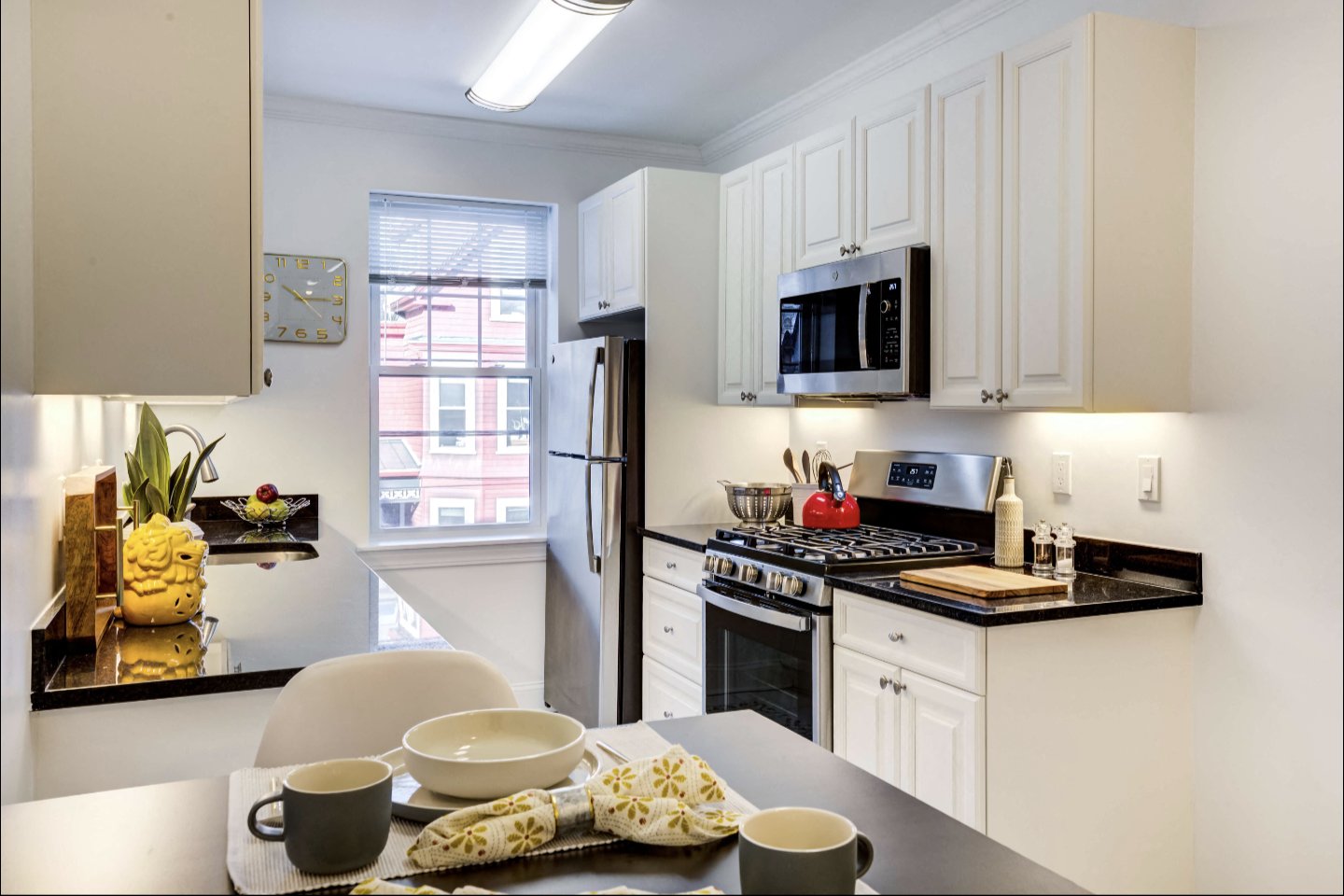 2 bed, 2 bath apartment for rent at 39 Auburn St Unit 6, Coolidge Corner — photo 3 of 7