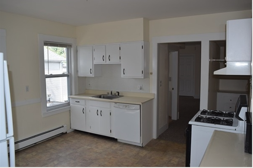 3 bed, 1 bath apartment for rent at 85 Hall St Unit 2, Waltham — photo 3 of 5