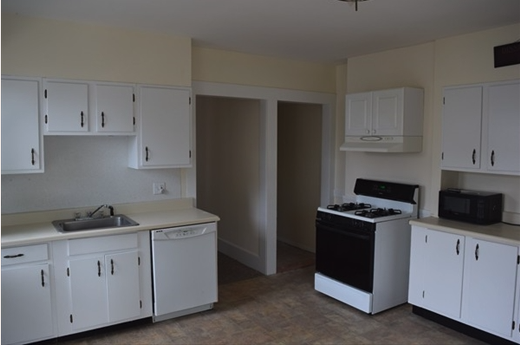 3 bed, 1 bath apartment for rent at 85 Hall St Unit 2, Waltham — photo 4 of 5