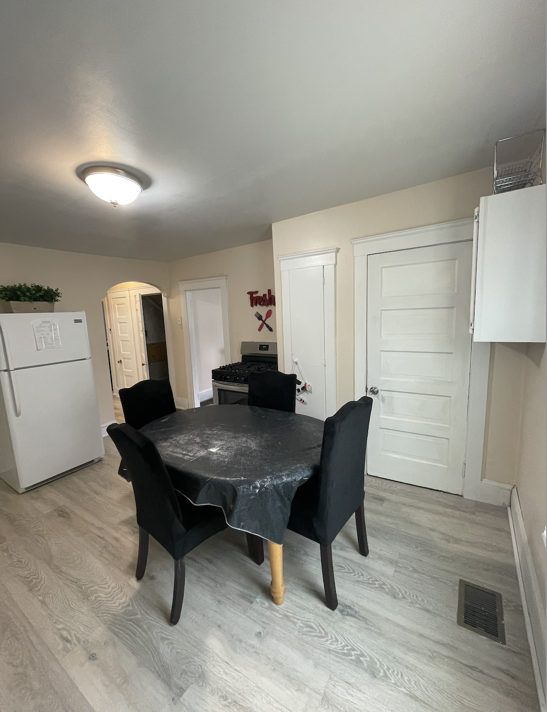 2 bed, 1 bath apartment for rent at 222 Main St Unit 1, Sharon — photo 4 of 7