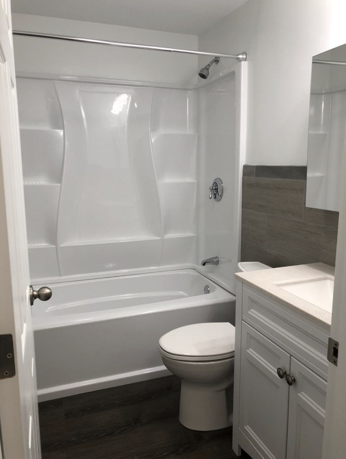 2 bed, 1 bath apartment for rent at 20 Main St Unit 11, Saugus — photo 4 of 5