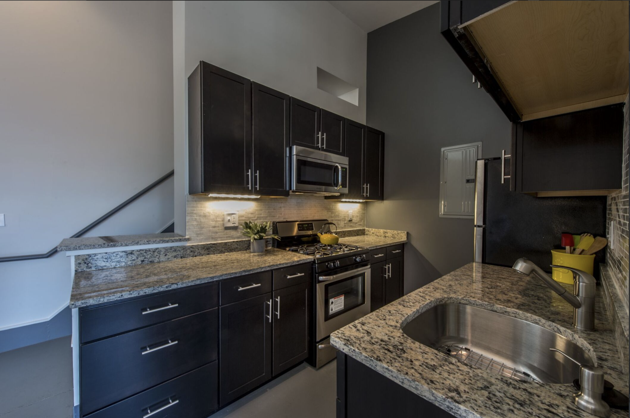 2 bed, 1 bath apartment for rent at 160 East Berkeley St Unit 305, South End — photo 3 of 9