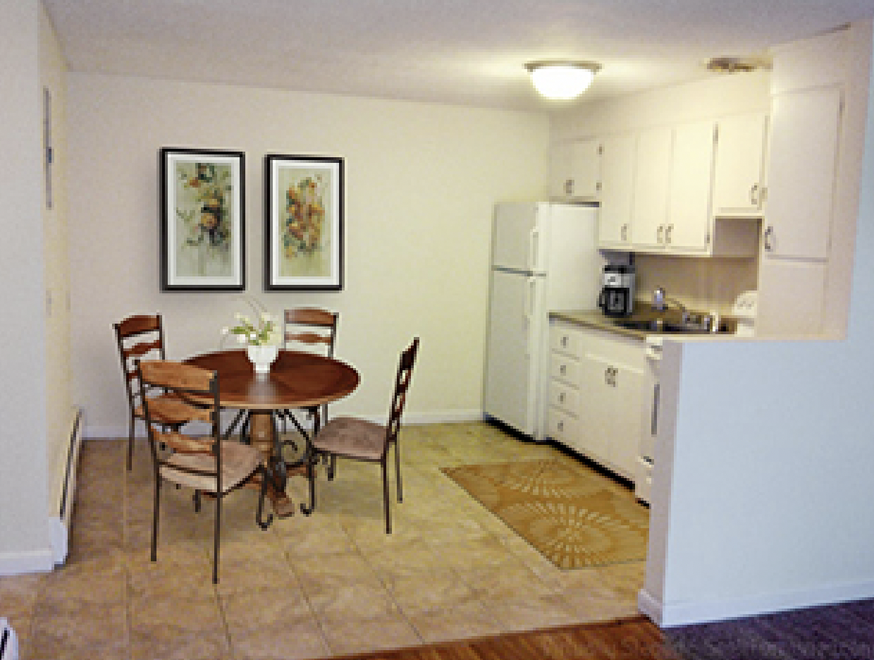 2 bed, 1 bath apartment for rent at 222 Babcock St Unit 4, North Brookline — photo 2 of 6