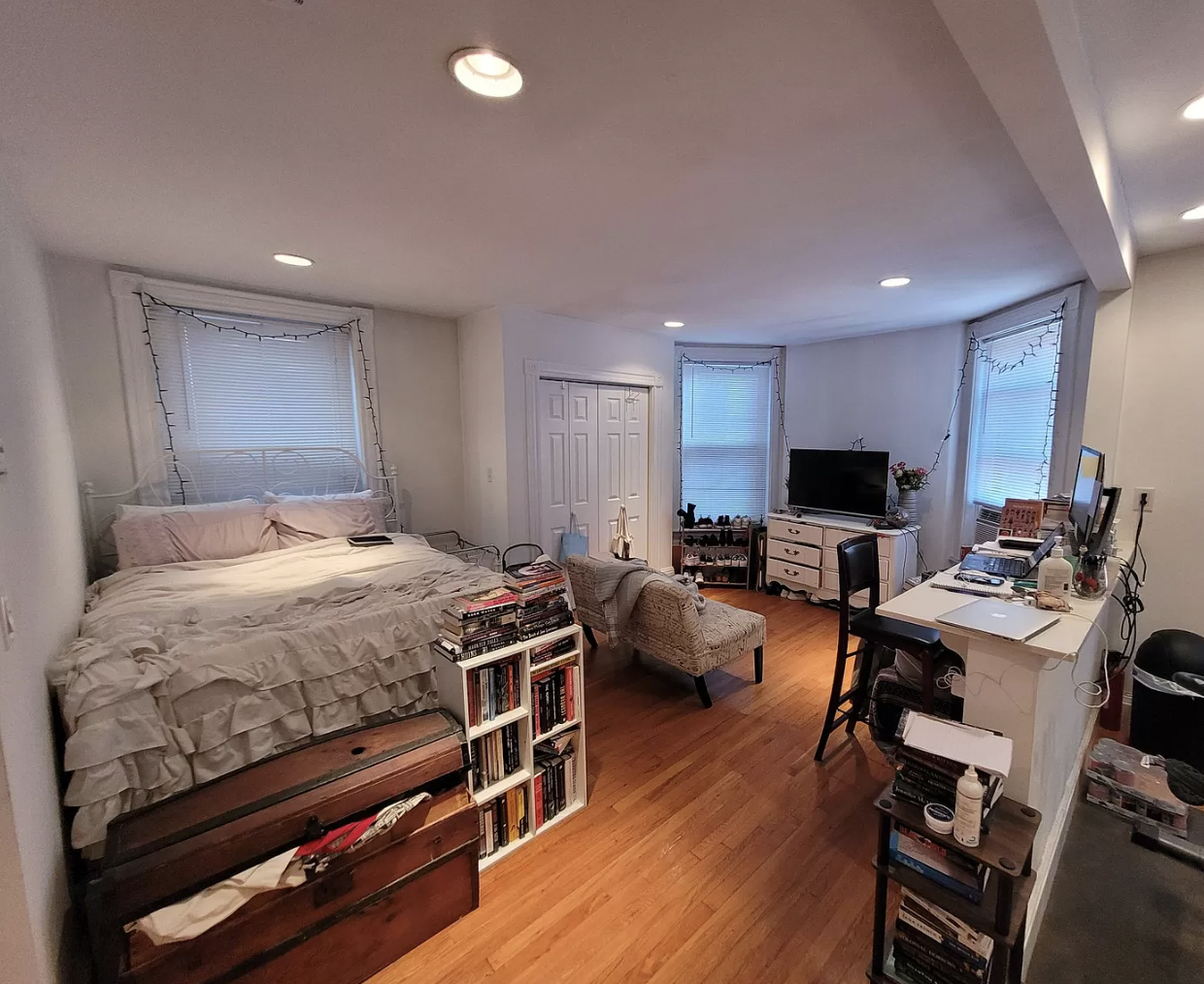 Studio bed, 1 bath apartment for rent at 31 Massachusetts Ave Unit 4, Back Bay — photo 2 of 5