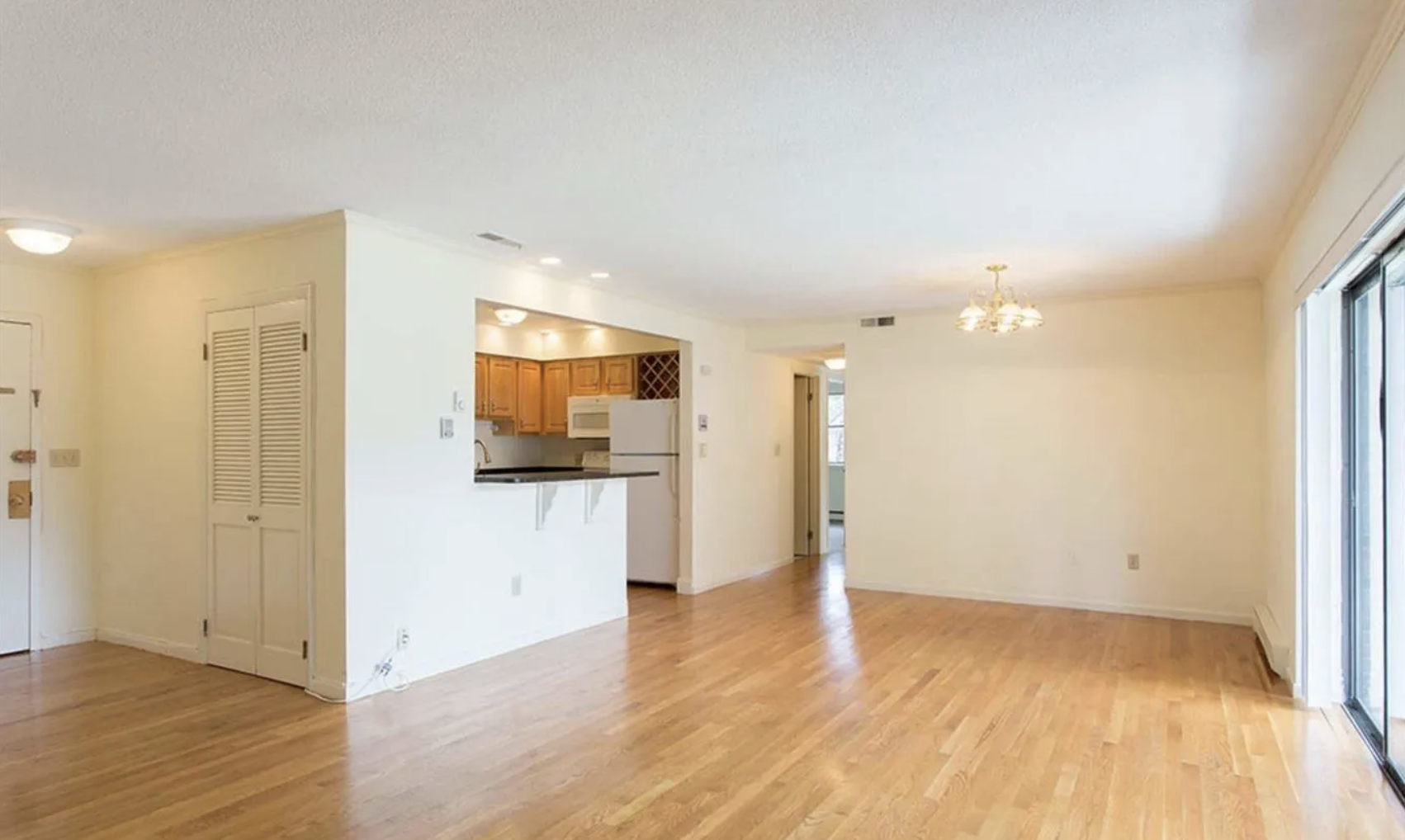 2 bed, 2 bath apartment for rent at 320 Hammond Pond Pkwy Unit 3, Chestnut Hill