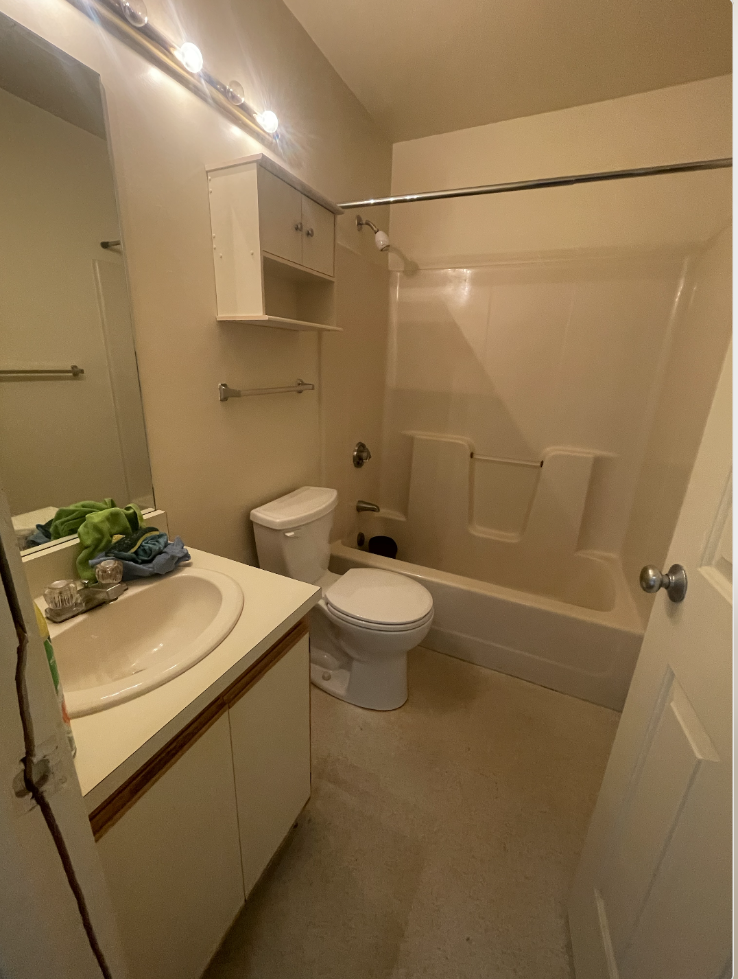 1 bed, 1 bath apartment for rent at 100 Washington St Unit 62, Salem — photo 8 of 10