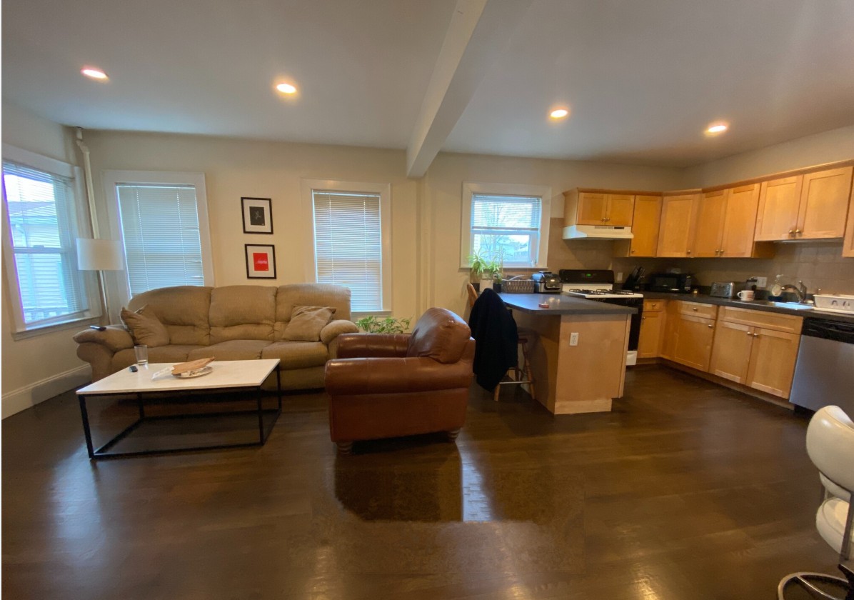 5 bed, 2 bath apartment for rent at 237 Everett St Unit 2, Allston — photo 4 of 9