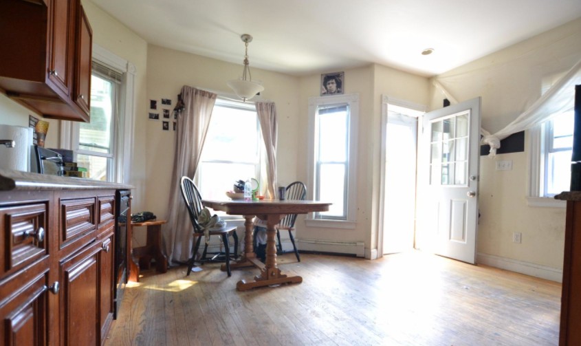 6 bed, 2 bath apartment for rent at 27 Blaine St Unit 1, Allston — photo 7 of 11