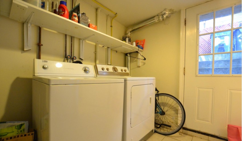 6 bed, 2 bath apartment for rent at 27 Blaine St Unit 1, Allston — photo 4 of 11