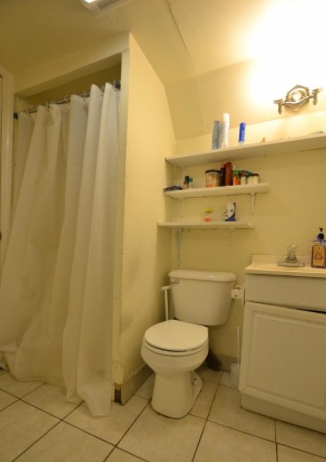 6 bed, 2 bath apartment for rent at 27 Blaine St Unit 1, Allston — photo 9 of 11