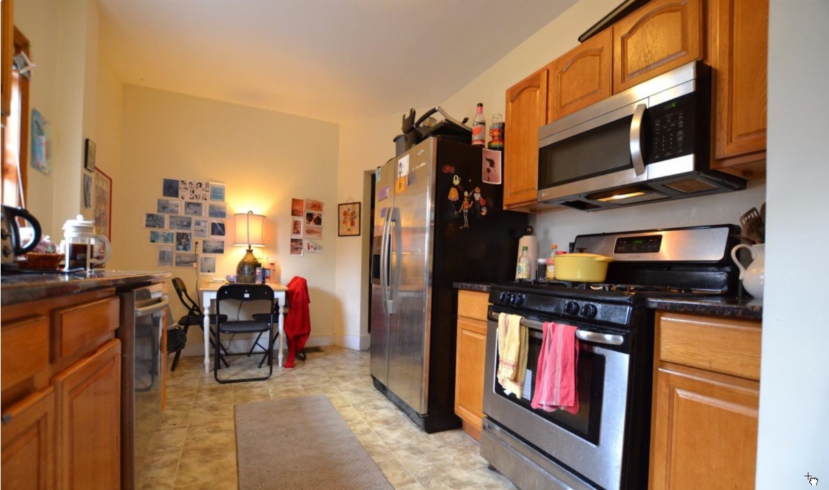 6 bed, 2 bath apartment for rent at 119 Franklin St Unit 2, Allston — photo 6 of 13