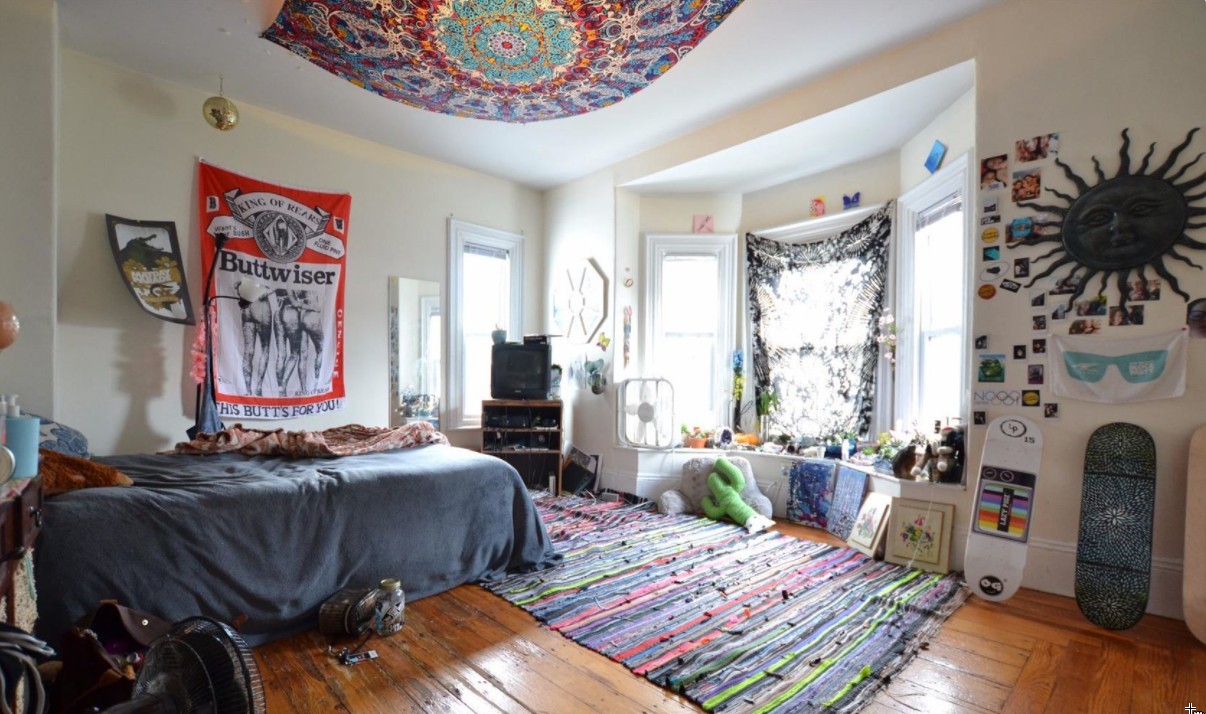 6 bed, 2 bath apartment for rent at 119 Franklin St Unit 2, Allston — photo 11 of 13